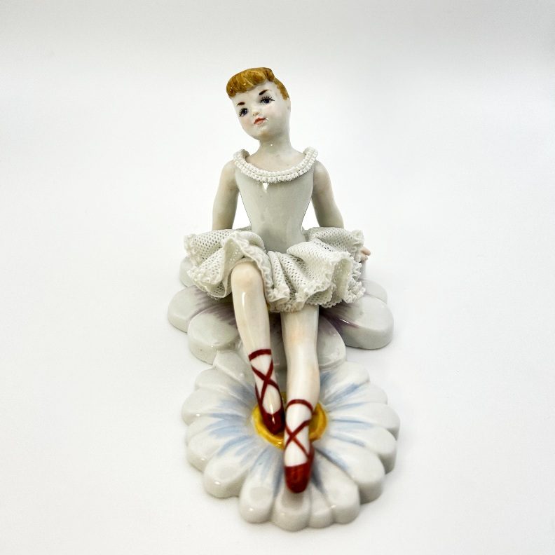 LLADRO niña bailarina margaritas 1